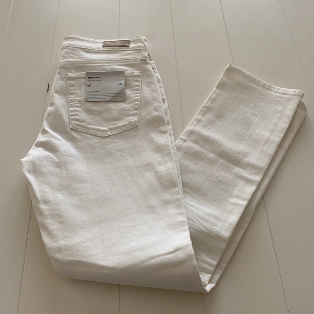 NEW AG The Mari White Jeans 28